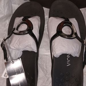 Vionic Size 8 Black Women's Sandals